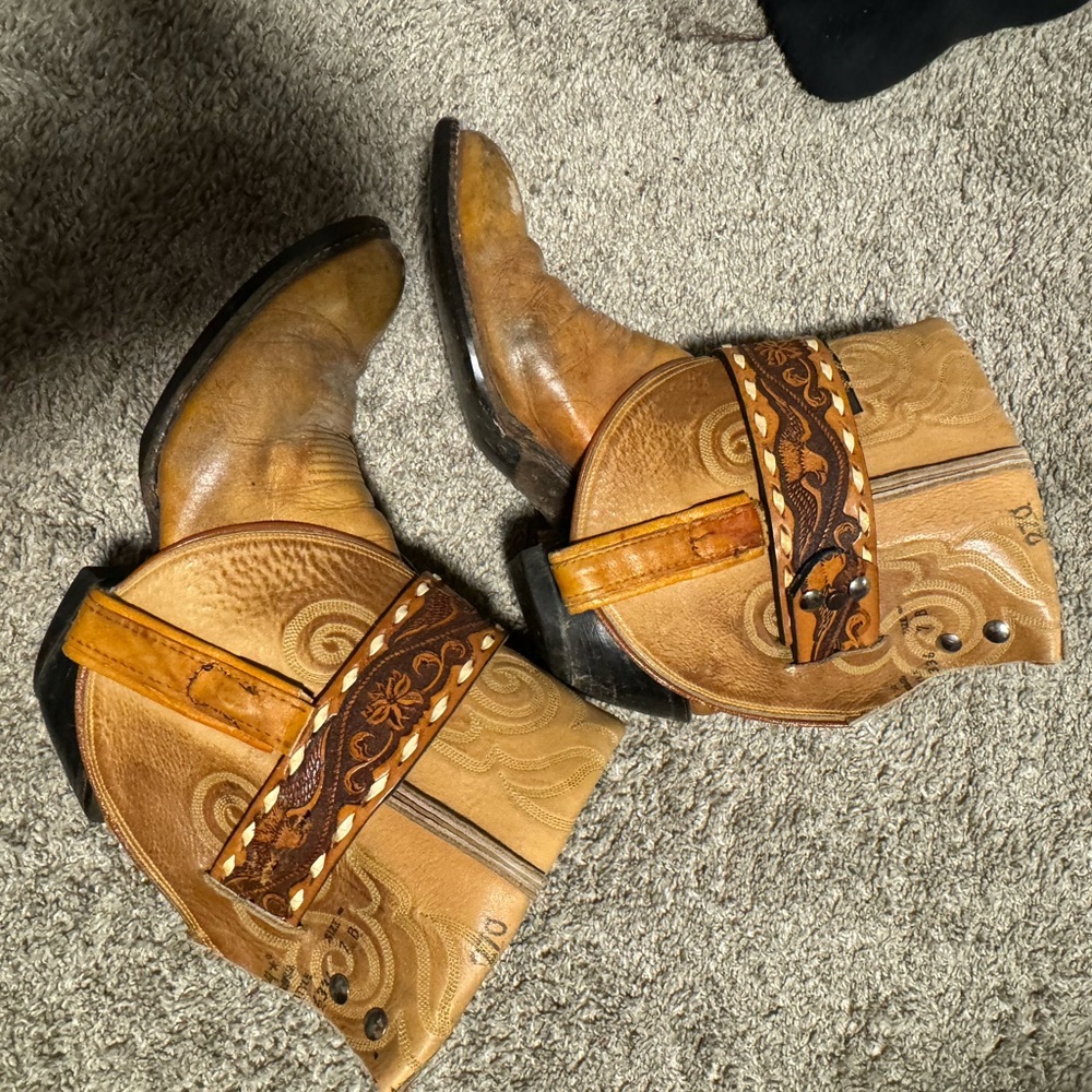 Vintage Reconstructed Tan Western Cowboy Boots - Picture 2 of 6